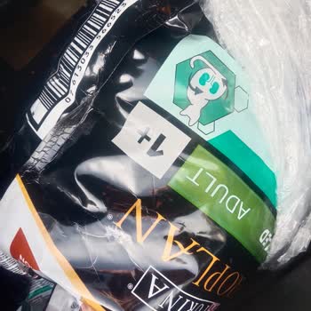 Pet Merkezi Orijinalliği Şüpheli Kedi Maması Şüphesi Ve İade Engeli: Ücret İadesi Talebi