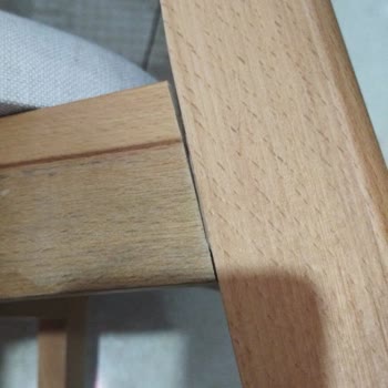 Masa Ve Sandalyenin Ayaklarındaki Oynama İçin Ücretsiz Onarım Talebi