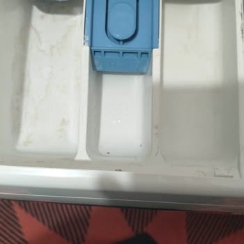 Bosch Çamaşır Makinesinin Deterjan Haznesindeki Paslanma Ve Ücretsiz Parça Değişimi Talebi