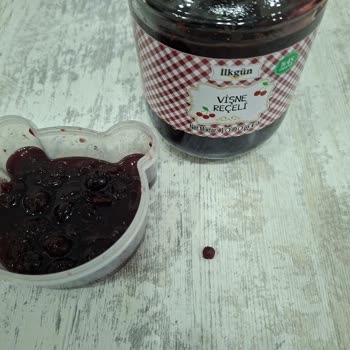 BİM Vişne Reçelindeki Çekirdek Dişimi Kırdı, Tedavi Masraflarımın Karşılanmasını İstiyorum