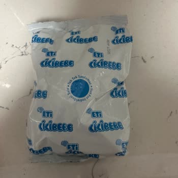 Canlı Ve Ölü Kurtların Bulunduğu Eti Cici Bebe Bisküvisi Etiketsiz Gıda Güvenliği Sorunu