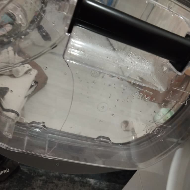 Kurutma Makinesi Haznesi Kendi Kendine Çatladı, Garanti Kapsamında Ücretsiz Değişim Talebi