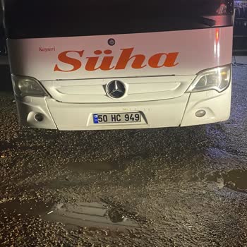 Gece Yarısı Lastik Patlaması Ve Güvenlik İhmalinde Şoförün Yolcuları Bırakması