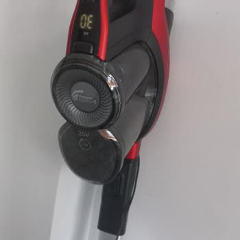 Philips SpeedPro Max Dik Süpürgede Şarj Problemi Ve Sürekli Sıfırlama