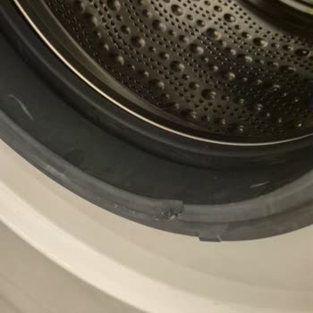 Yeni Bosch Çamaşır Makinesinde Kapak Contası Hemen Yırtıldı, Garanti Reddine Tepki