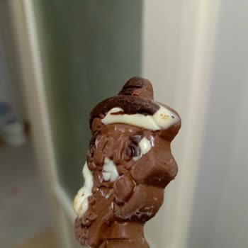 Migros Çikolatasının Küflenmiş Ve Böceklenmiş Olması