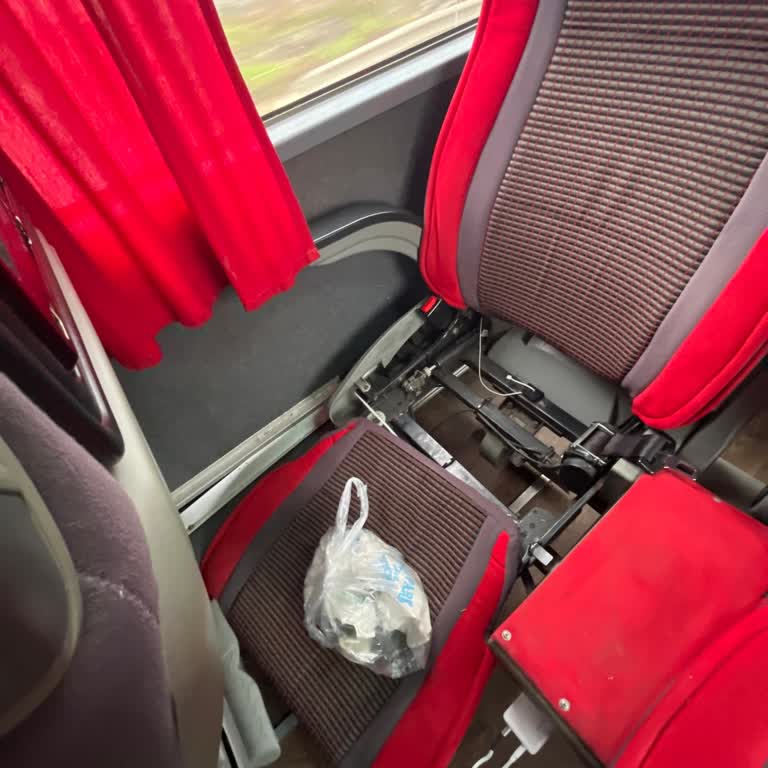 Hisar Tur'da Gecikme, Kırık Koltuklar ve Kirli Otobüs