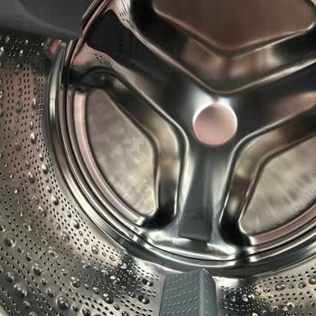 Yeni Çamaşır Makinesinde Kalıcı Lekeler Ve Çelişkili Servis Açıklamaları