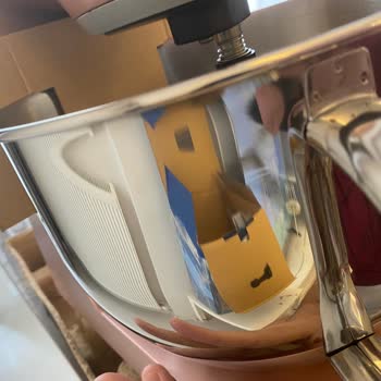 Teslim Aldığım Beko Yoğurma Makinesinde Çizik Ve Lekeler: Ayıplı Ürün Değişimi Talebi