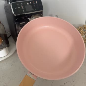 Perotti Pembe Tencere Setinde Hızlı Renk Solması Ve Kavlama