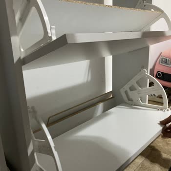 Rafları Sürekli Düşen Ayakkabılıkta 1.600 TL'lik İade Talebi