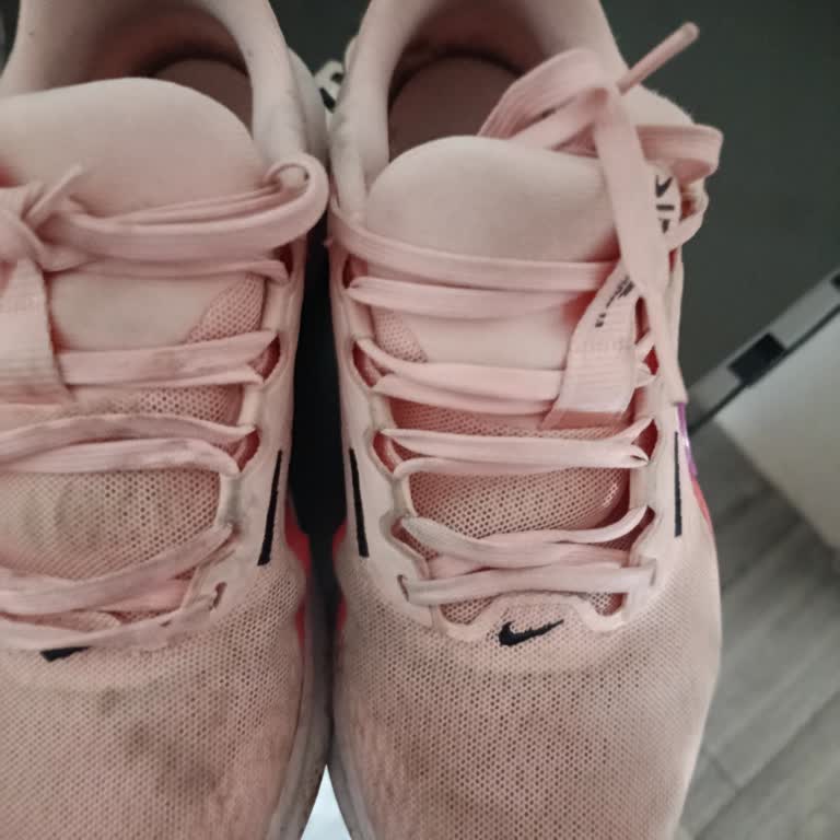 Nike Kadın Ayakkabısının Topukta Ağrı Yaratması Ve Boyner Mağazasının İlgisiz Tutumu