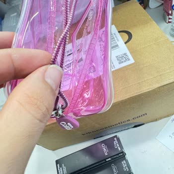 Kiko Milano'dan Yırtık Gelen Çanta İçin İade Ve Değişim Süreci Hâlâ Cevapsız