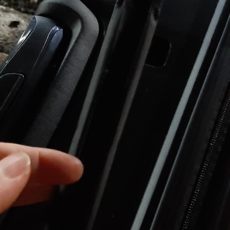 İlk Kullanımda Sapı Kırılan Valiz İçin İade Talebi