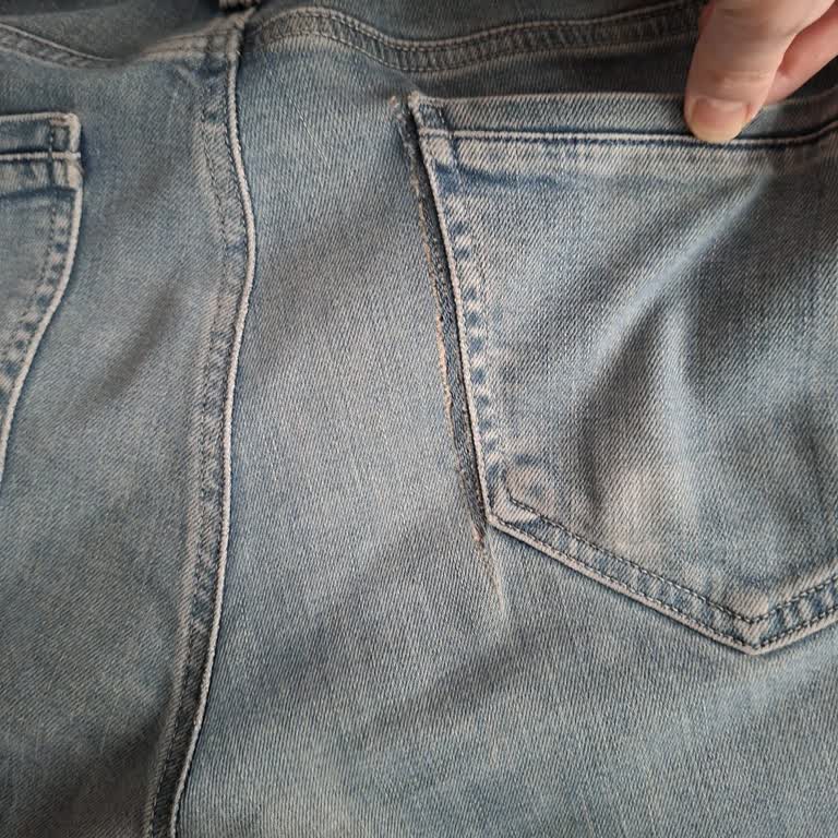 Mavi Mağazasında Pantolon Yırtılması Kullanıcı Hatası İddiası Ve Ücretsiz Değişim Talebi