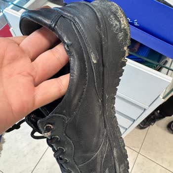 Bağcıkların Kopması Ve Ön Kısımların Açılması Nedeniyle Ürün Kalitesine Şikayet