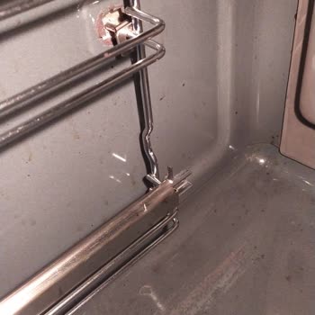 Bosch Ankastre Fırının Telescopik Tepsi Rayı Yerinden Çıkıyor Ve Garanti Kapsamı Red Edildi