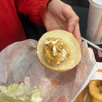 Maxi Ekonomik Menüde Küçük Tavuk Parçası Ve Ücret İadesi Talebi