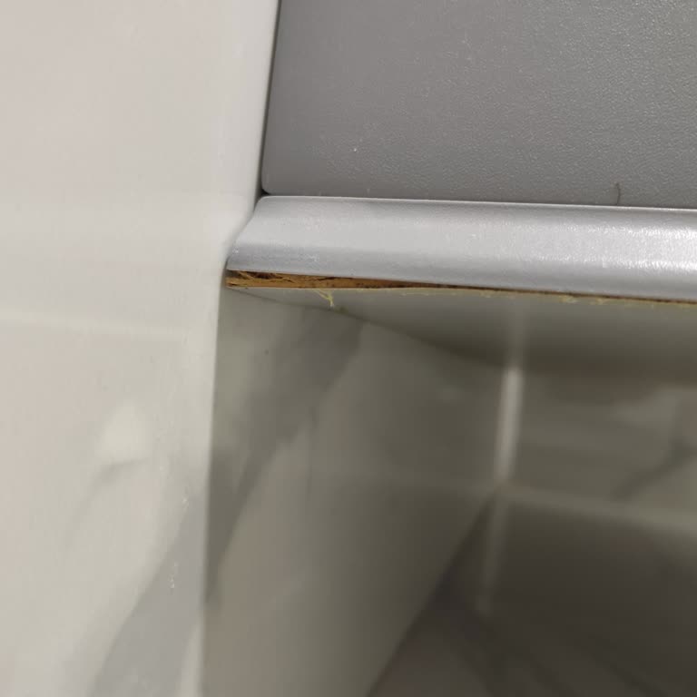 Kale Lavabo Dolabı 1,5 Yılda Kabarıp Deforme Oldu, Ücretsiz Değişim Talebi