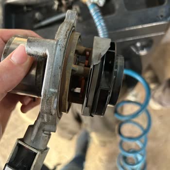 Organik Pembe Antifriz Nedeniyle Audi A3'de 20 Bin TL'lik Pompa Arızası