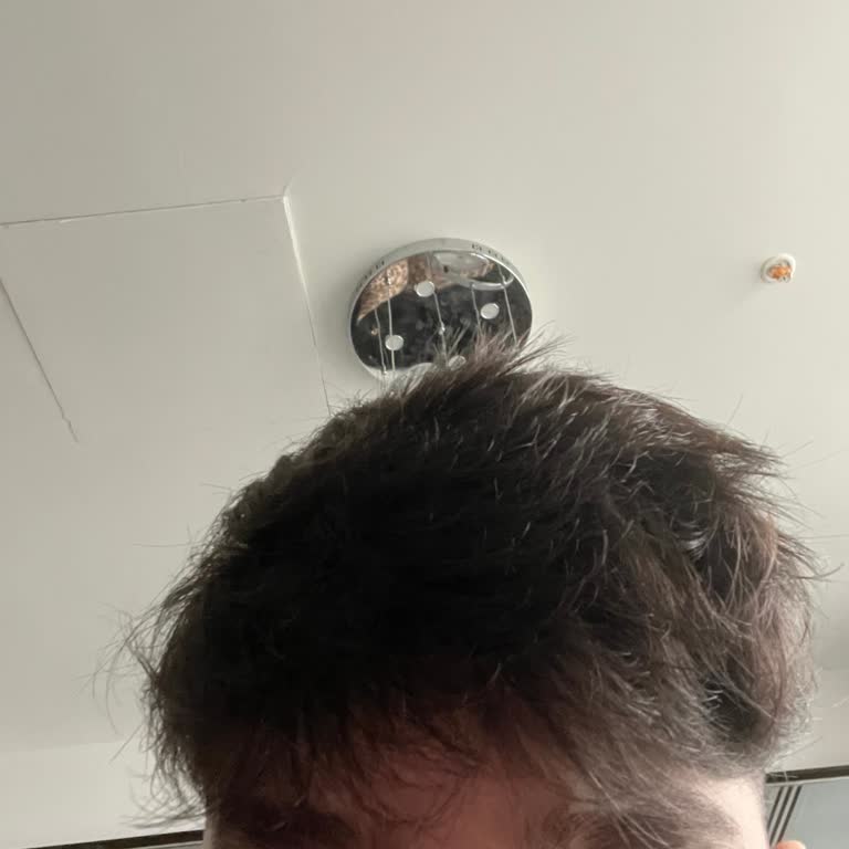 Berberin İsteği Görmezden Gelmesi Ve Aşırı Kısa Kesim İçin 1500 TL Ücret İadesi Talebi