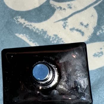 Versace Parfüm Şişesi Sızdırıyor, Boyner Kullanıcı Hatası Dedi