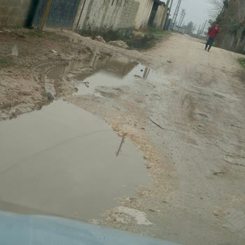 Çukurlu Yollar Ve Çöp Kokusuyla Mücadele Söz Verilen Çözüm Gelmedi