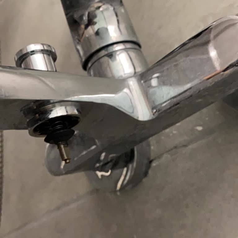 Penta Banyo Bataryasında Yönlendirici Parça Dişleri Tutmuyor Ve Çıkıyor