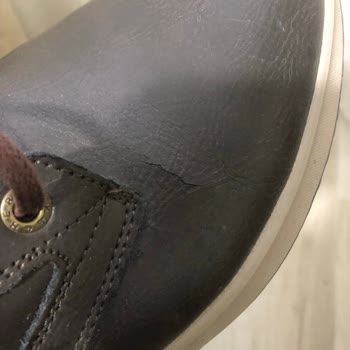 Skechers Ayakkabının Kısa Sürede Çatlaması Ve Boyner’in Kullanıcı Hatası İddiası