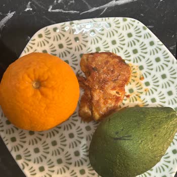 Bursa Kent Meydanı Tavuk Dünyası’nda Büyük Ve Düzensiz Kesilmiş Tavuk Parçaları Şikayeti