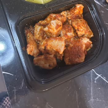 Bursa Kent Meydanı Tavuk Dünyası’nda Büyük Ve Düzensiz Kesilmiş Tavuk Parçaları Şikayeti