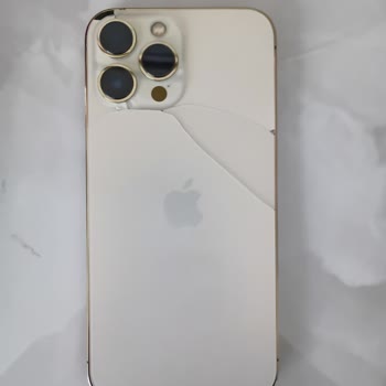Garanti Kapsamındaki Iphone Batarya Şişmesi İçin 40.500 TL Ücret Talebi Kabul Edilemez