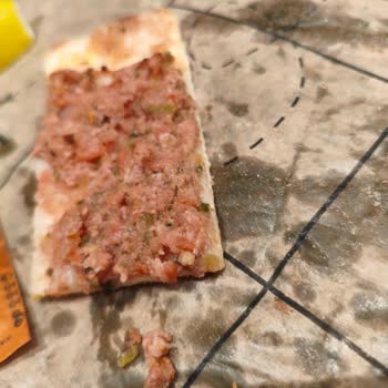 Pidem Mersin Forum Şubesinde Çiğ Kıymalı Ürün, Kırık Tepsi Ve Soğuk Personel Yaklaşımı