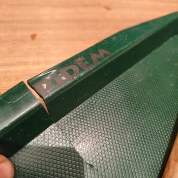 Pidem Mersin Forum Şubesinde Çiğ Kıymalı Ürün, Kırık Tepsi Ve Soğuk Personel Yaklaşımı