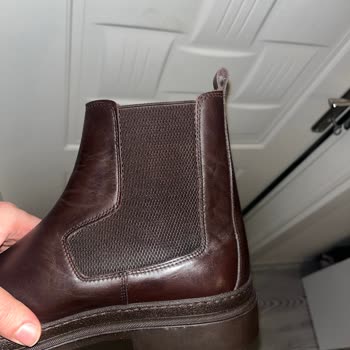 Derimod Botunda Kullanılmış Görünüm Ve Özensiz Paketleme