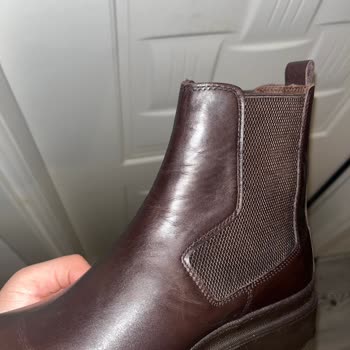 Derimod Botunda Kullanılmış Görünüm Ve Özensiz Paketleme