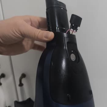 Philips 8049 Şarjlı Dik Süpürgede Tekrar Eden Parça Kırıkları Ve Garanti Dışı Tamir İtirazı