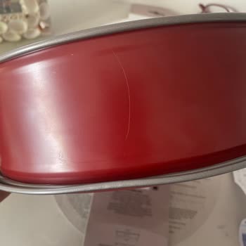 Hasarlı Kek Kalıbı Ve Mağazadan Geri Dönüş Yok