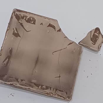 Ülker Sütlü Çikolatasının Renk Bozukluğu Güvenimizi Sarsıyor