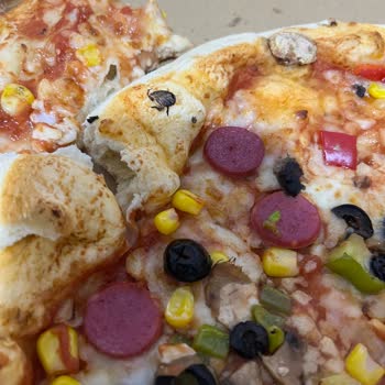 Sbarro Pizza’da Böcek Sorunu Ve Tam Ücret İadesi Talebi