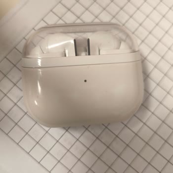 Galaxy Buds 3'te Renk Atması Ve Sararma Sorunu Yeniden Değişim Talebi