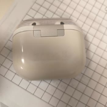 Galaxy Buds 3'te Renk Atması Ve Sararma Sorunu Yeniden Değişim Talebi