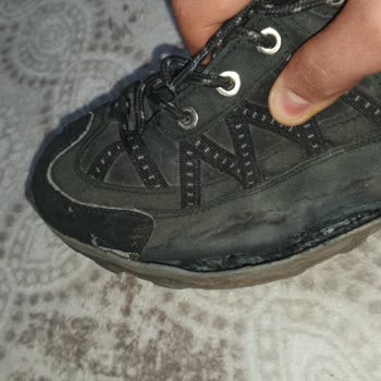 FLO Mağazasından Alınan Kışlık Spor Ayakkabısının Kısa Sürede Açılması Ve Garanti Reddi