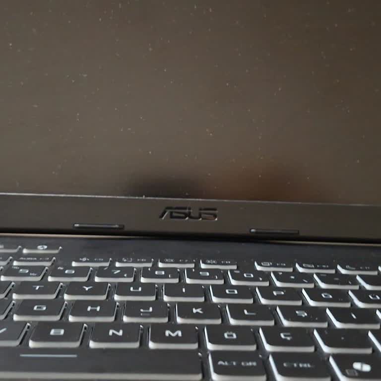 Asus Bilgisayar Laptopta Fan Gürültüsü ve Klavye Şişmesi Sorunları Çözülmedi