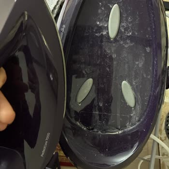 Philips Kazanlı Ütü Su Ve Kireç Sızdırıyor, Servis Sonrası Aynı Sorun