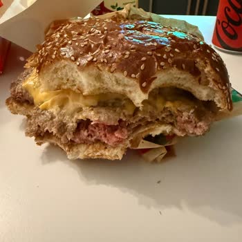 Burger King Çiğ Et Teslimatı Ve Yetersiz İade Teklifi