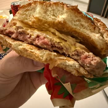 Burger King Çiğ Et Teslimatı Ve Yetersiz İade Teklifi