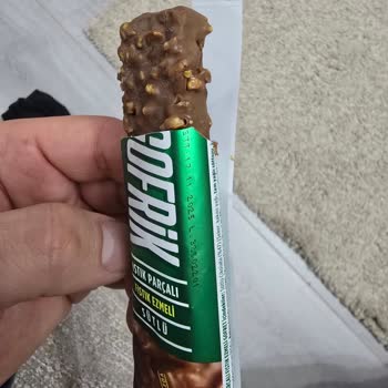 Cem Markette Süresi Geçmiş Çikolata Satışı Ve Personelin İlgisizliği