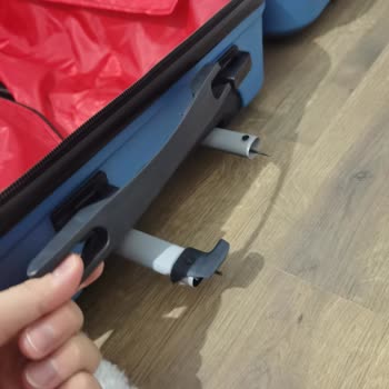 Kırık Valiz Teslim Edildi, Sunexpress Çözüm Sunmadı