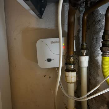 Yanlış Montaj Nedeniyle Vaillant Kombi Termostatı Kırıldı Ve Güvenlik Riski Oluştu